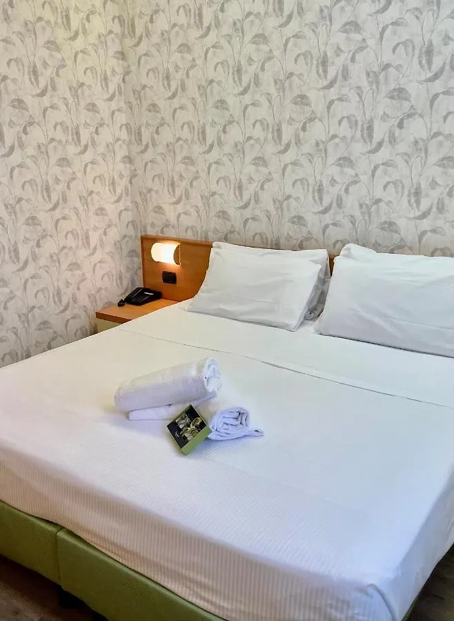 Hotel Embassy Pero