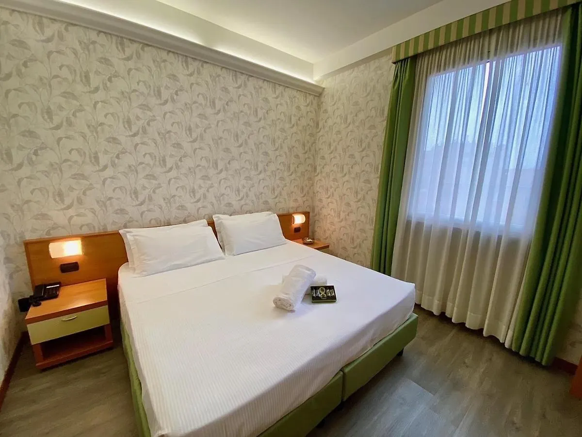 Hotel Embassy Pero