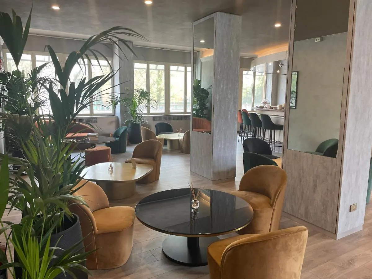Hotel Embassy Pero 3*,  Italy
