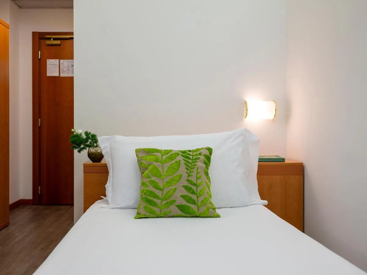 Hotel Embassy Pero