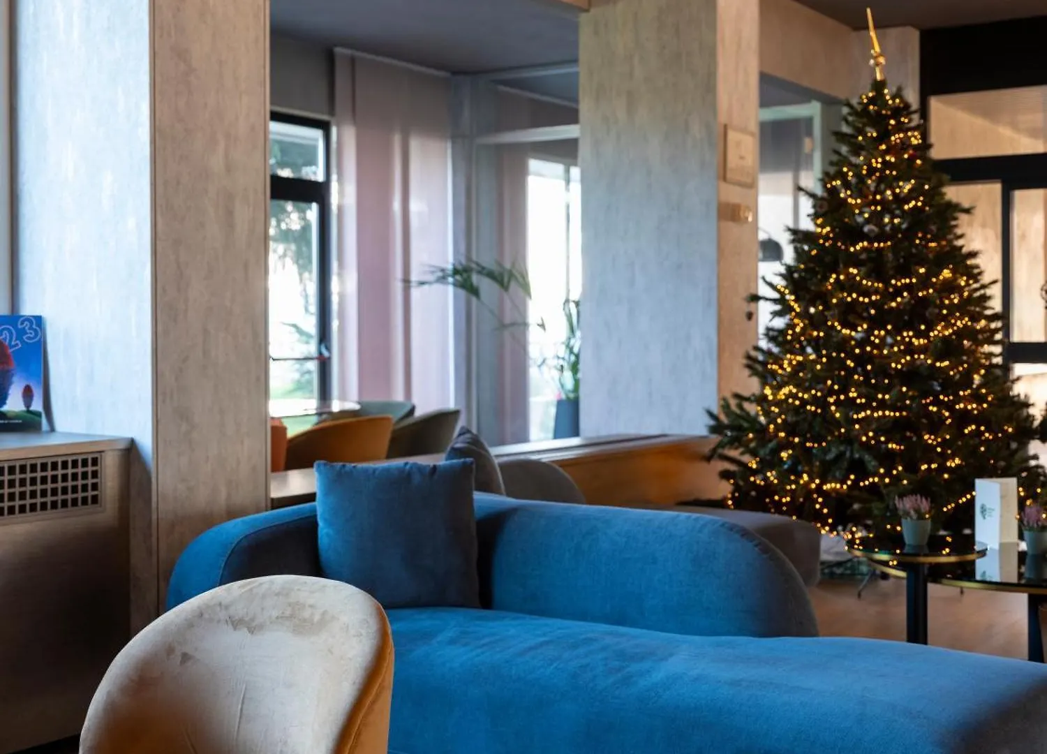 Hotel Embassy Pero