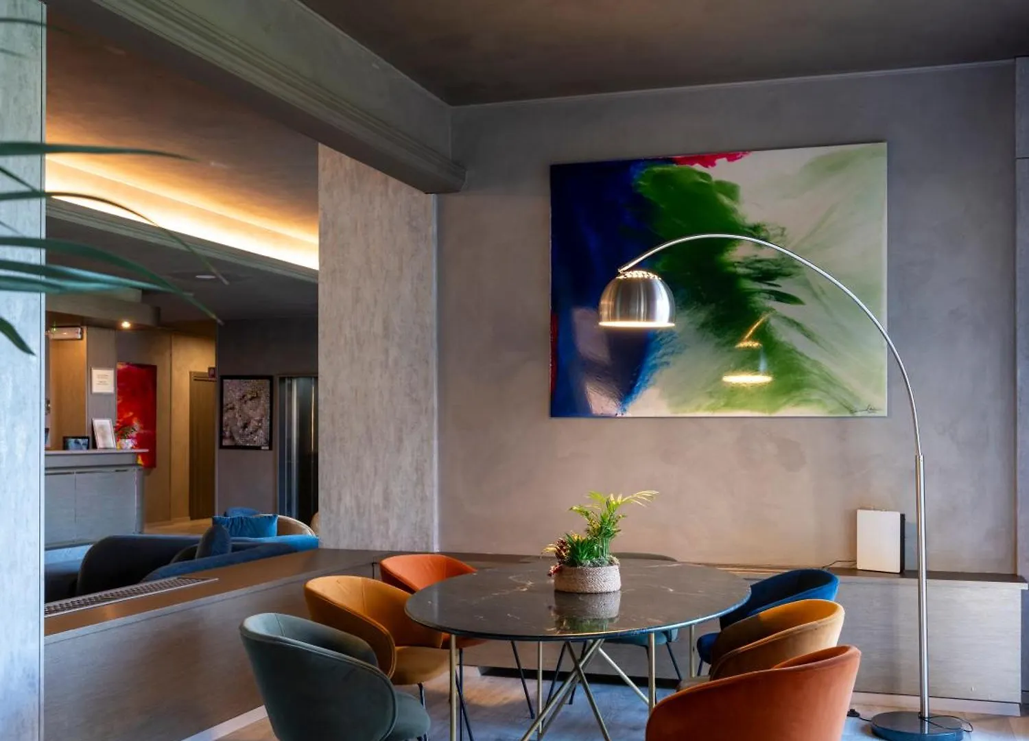 Hotel Embassy Pero