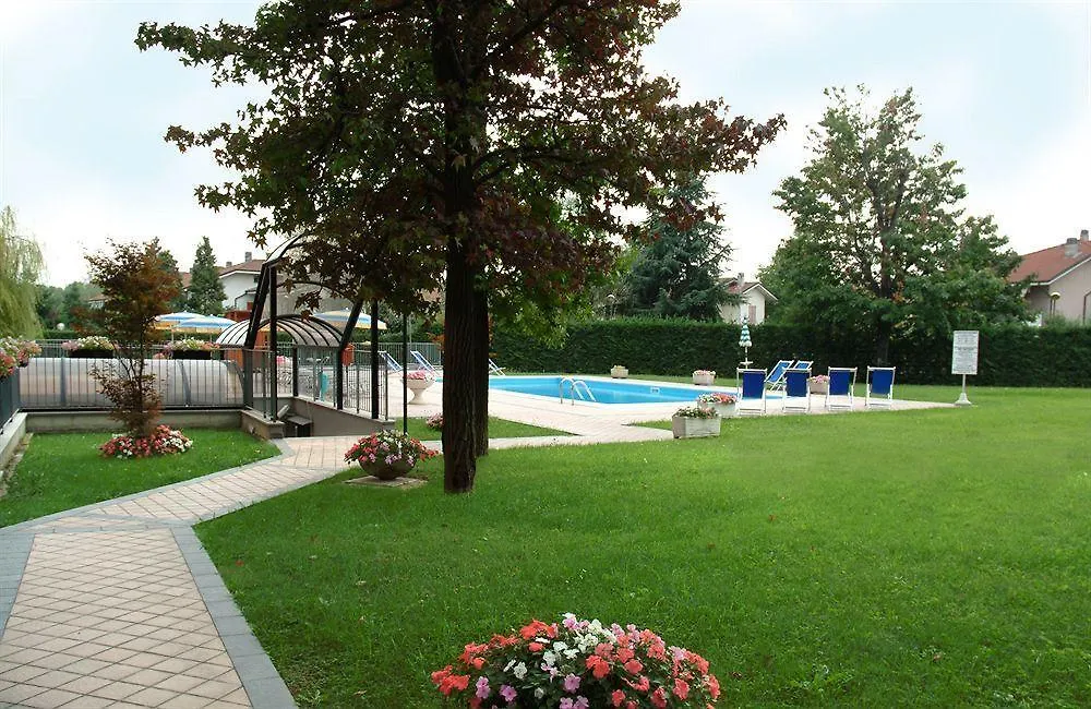 Hotel Embassy Pero