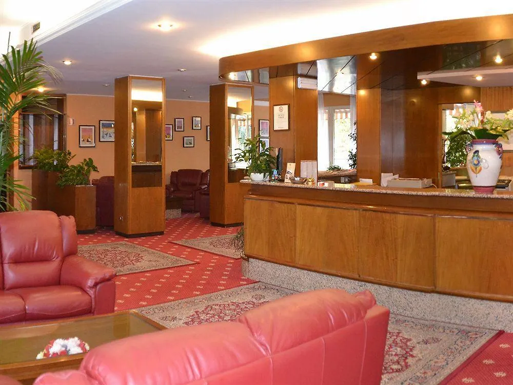Hotel Embassy Pero