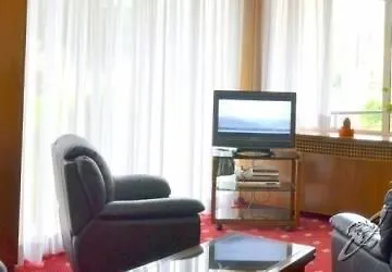 Hotel Embassy Pero