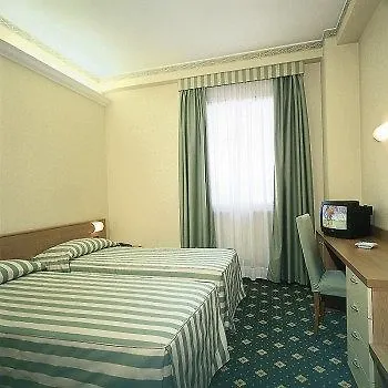 ***  Hotel Embassy Pero İtalya