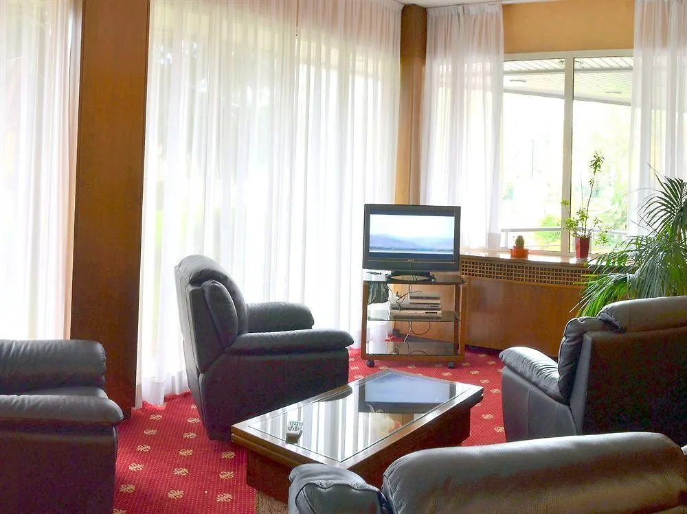Hotel Embassy Pero