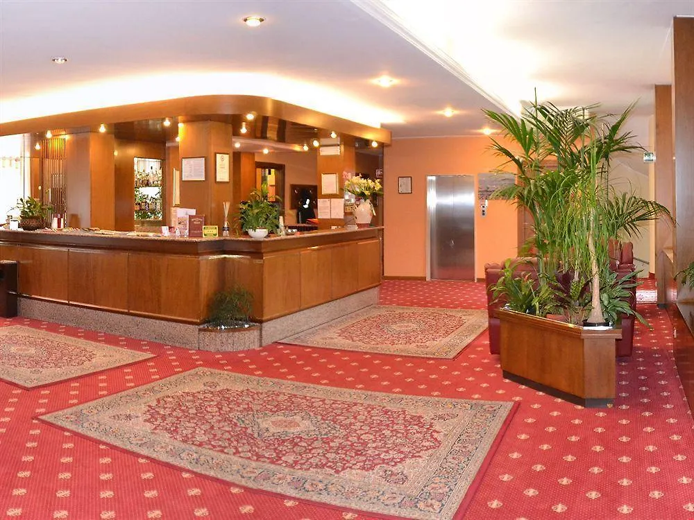 Hotel Embassy Pero