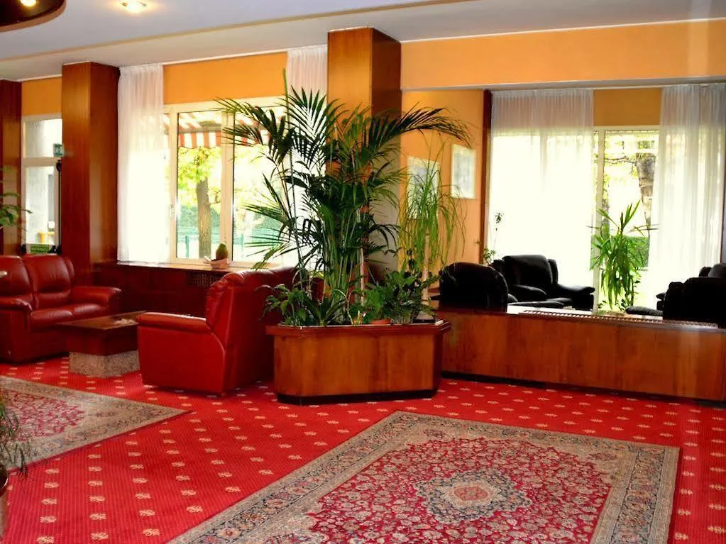 Hotel Embassy Pero